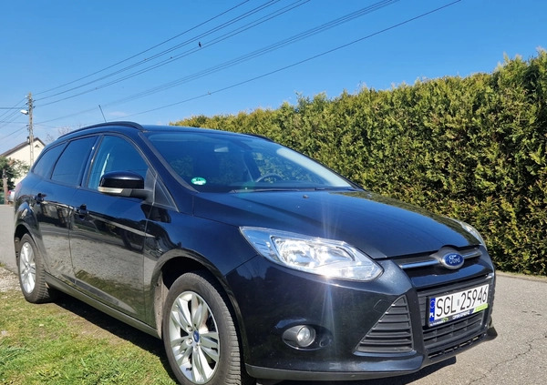 Ford Focus cena 24500 przebieg: 143500, rok produkcji 2012 z Grudziądz małe 137